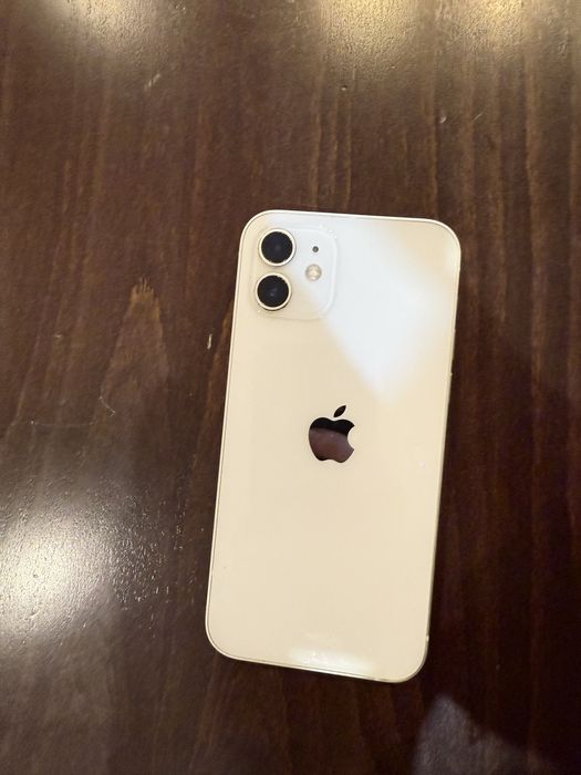 Iphone 12 бял 64GB