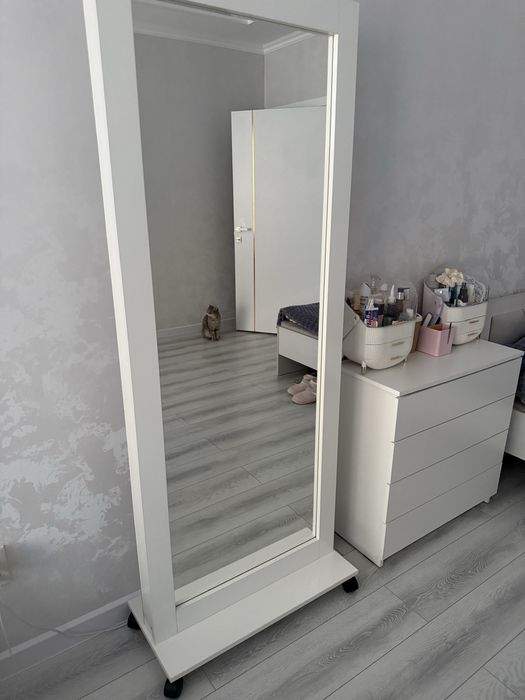 Зеркало напольное