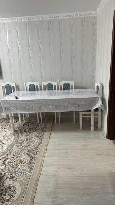 Продается стол со стульями