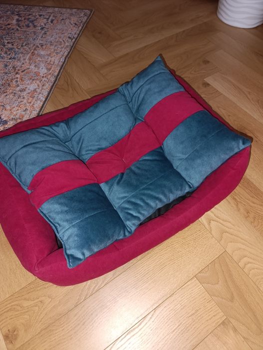Продаю кошачью биотуалет, кормушка и подушка