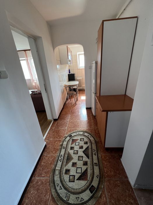 Inchiriez apartament