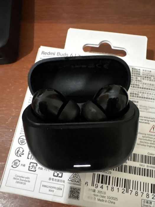 Продаю наушник Redmi buds 6 lite