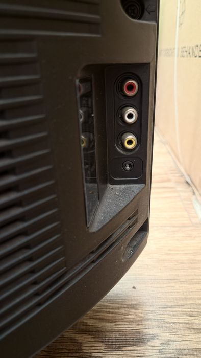 2 TV Samsung Model CW-21Z573N