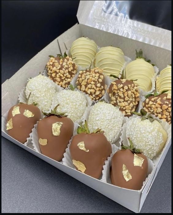 Клубника шоколад Крупный әдемі, сәнді.