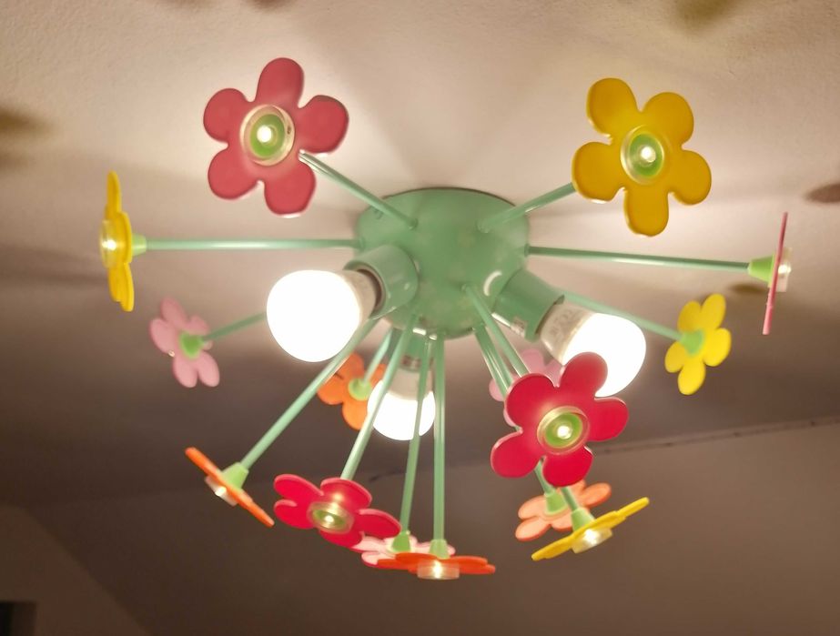 Lustră led cu telecomanda