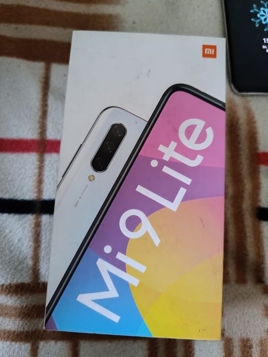 Продам телефон ми9