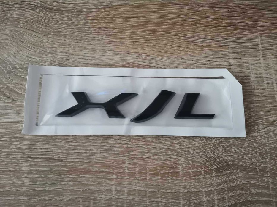 черна емблема лого Ягуар Jaguar XJL