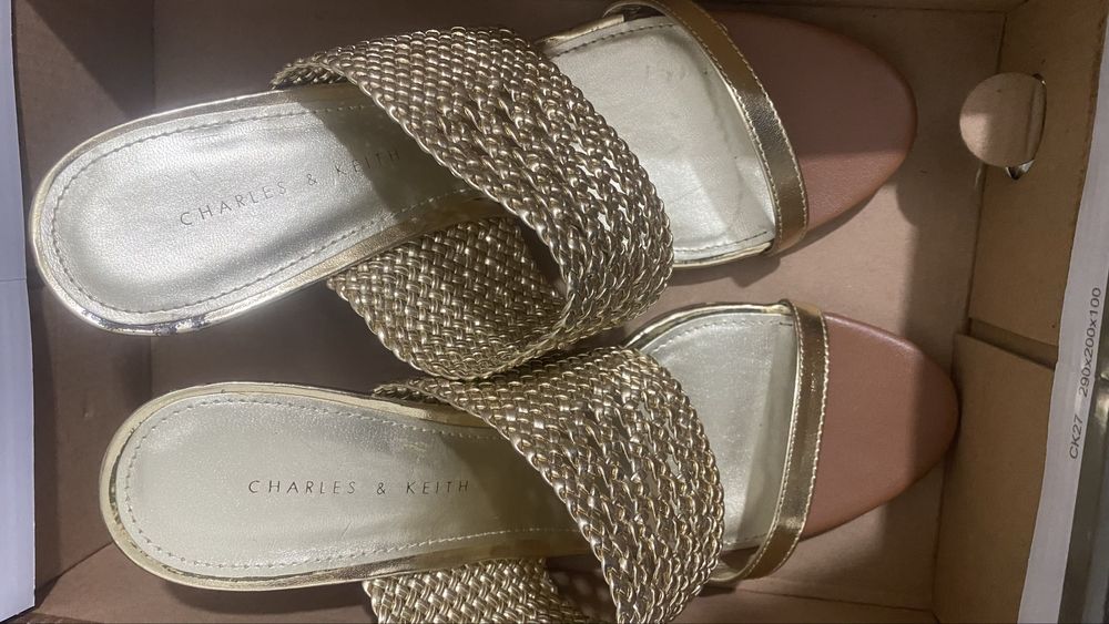 Босоножки Charles & Keith