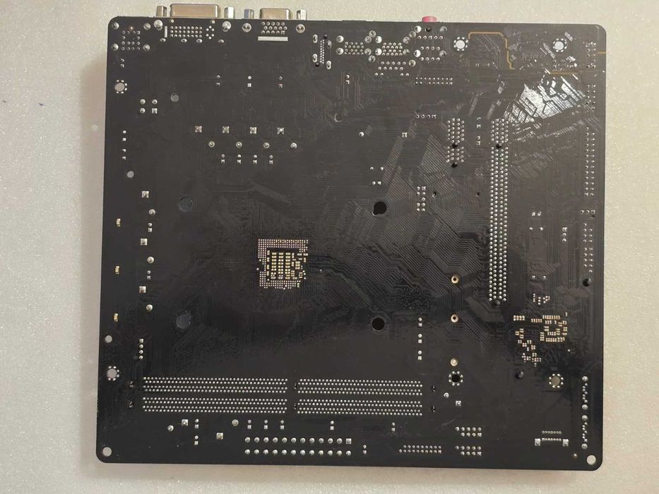Placa de baza ASRock A320M-HDV, Socket AM4, DDR4, PCI-E - poze reale