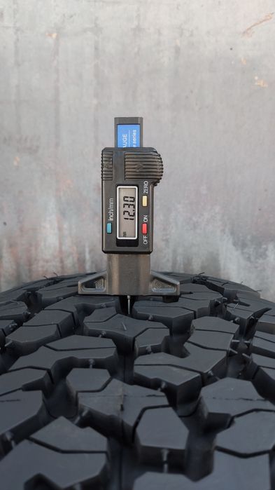 1брой гума 235/75/15 BF GOODRICH ALL TERRAIN T/A KO2 TL , 6PR, плата