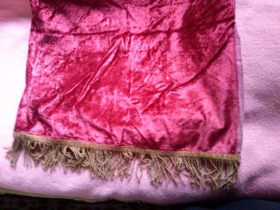 Кърпи /кухненски/ за хранене, пердета и плюшена покривка