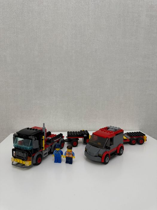 Lego 2 машины красно черные и прицеп