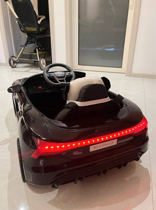 Продам детскую машину