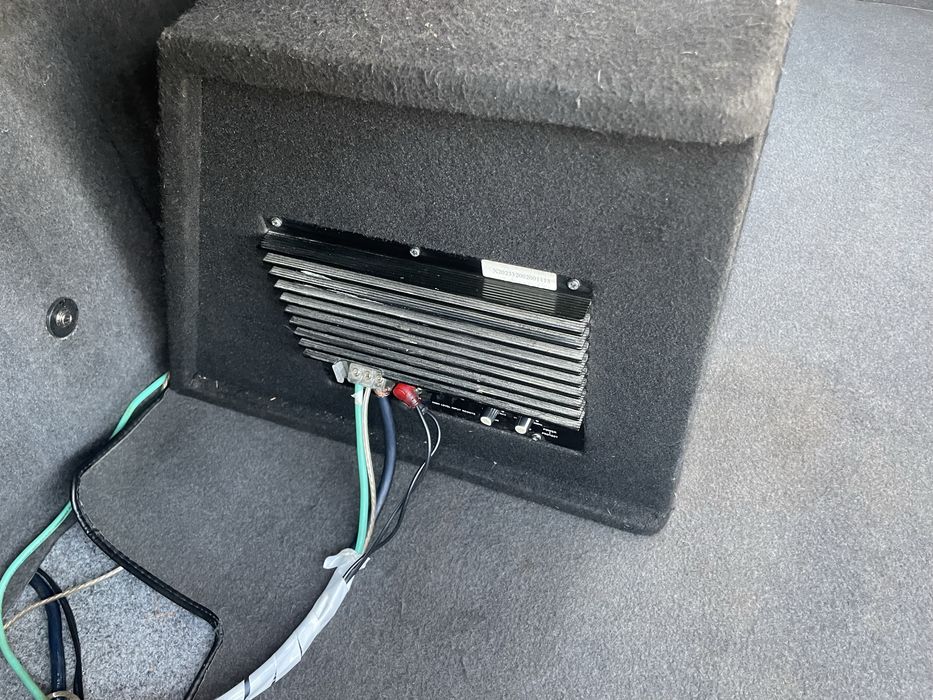 Продам сабуфер DB