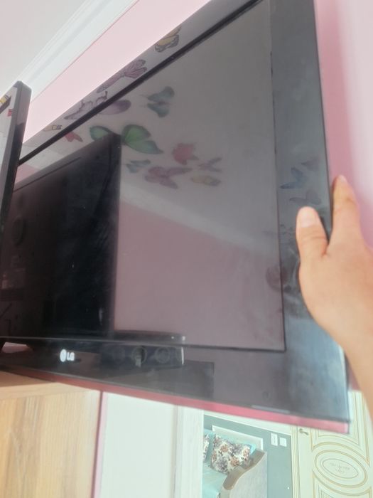 Телевизор LG продам
