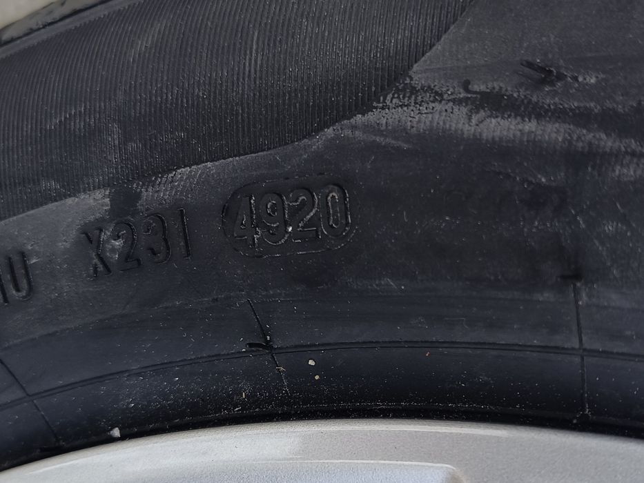 Оригинални джанти с гуми летни 17 цола за Audi A4 дот 2020г Нови!!!