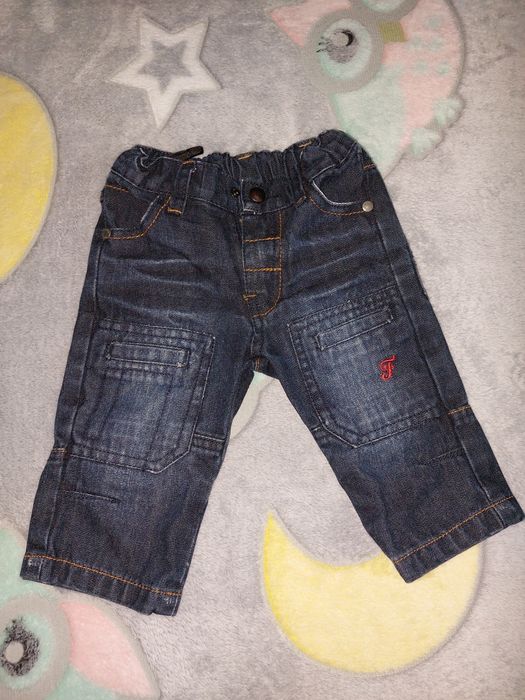 Продам джинсы для мальчика до 1-1.5