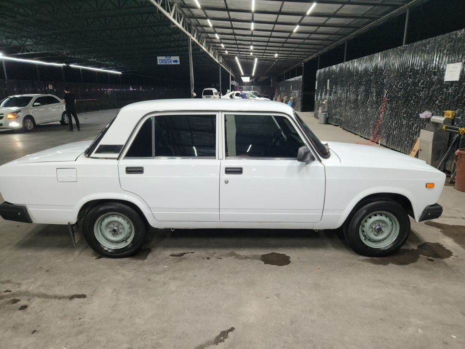 Vaz 2107 sotiladi