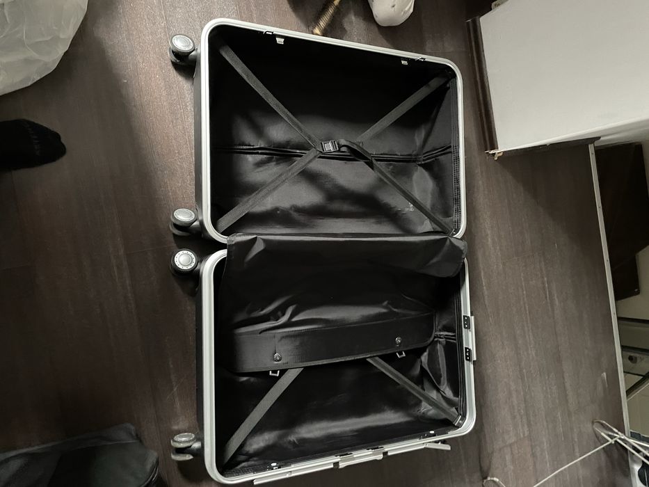 Geamantan,/ Geanta mare de cala nou