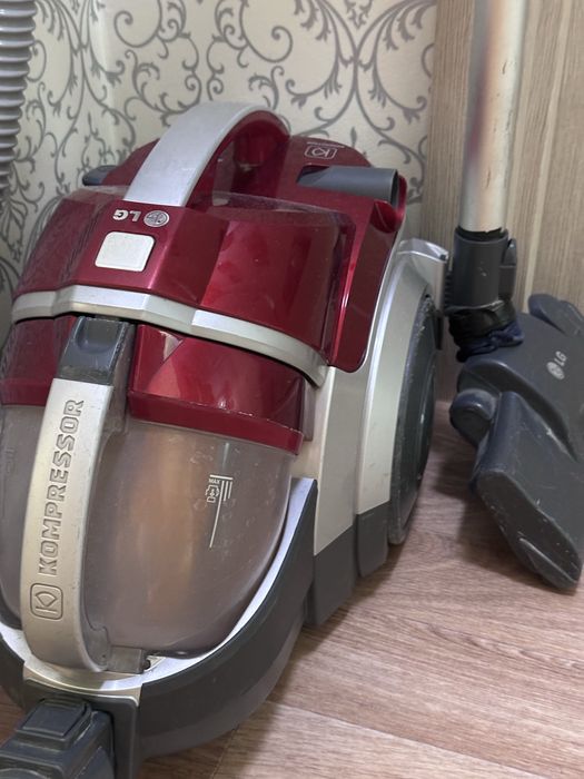 Продам рабочий пылесос LG