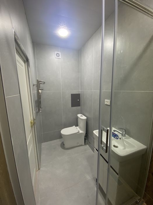 Продаеться 2 ком квартира.Новая все мебельи оборудование новые