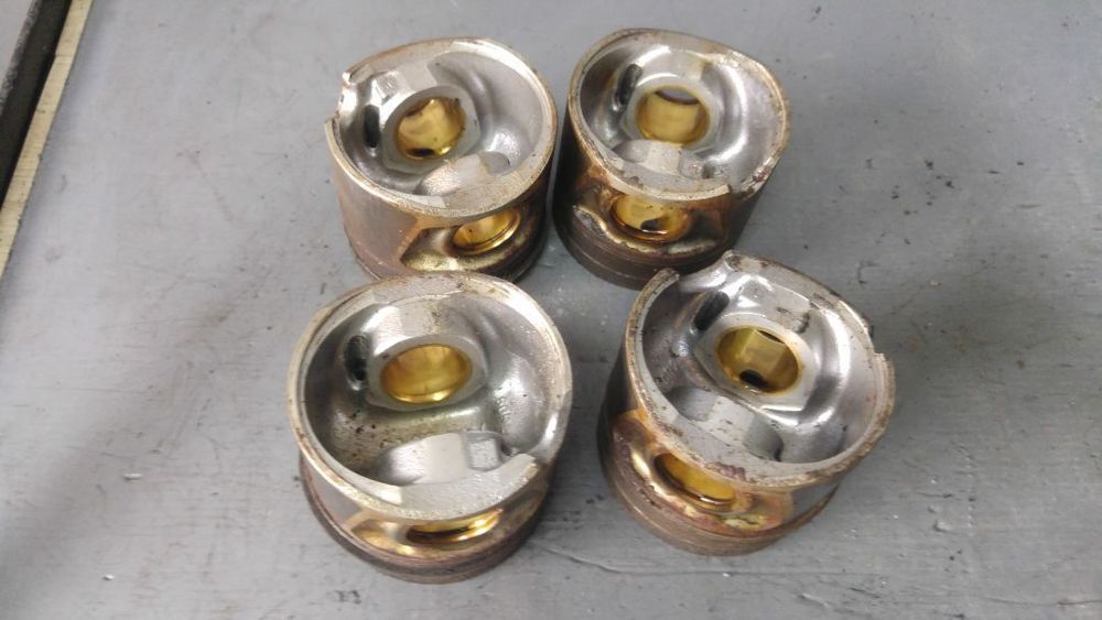 Set pistoane bkd 2.0 tdi vw touran