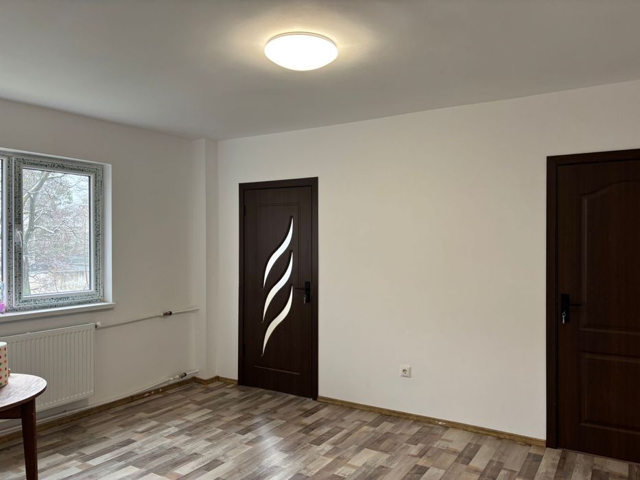 Vand Apartament  3 Camere