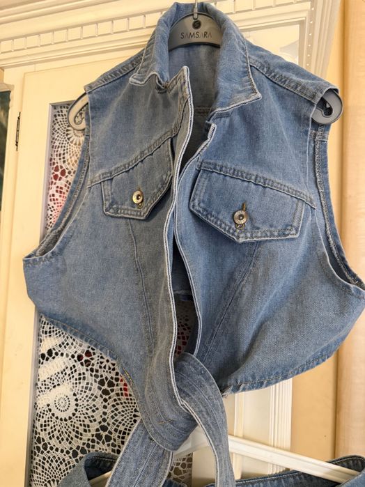 Set blugi cu fusta si vesta superb