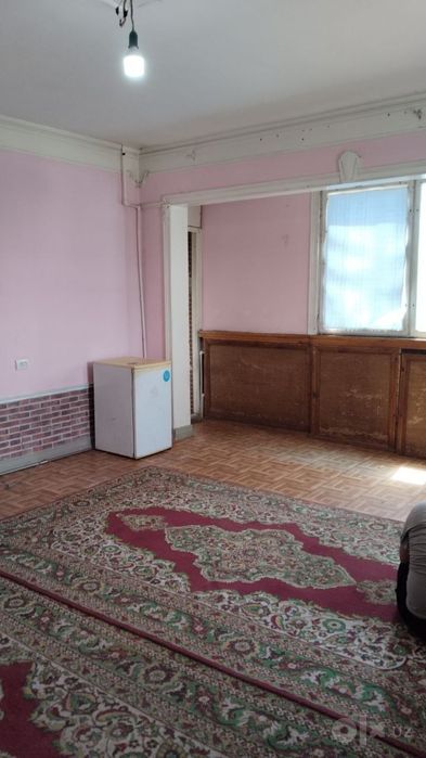Продам квартиру 1/6/9 (42 кв м)массив Панельный