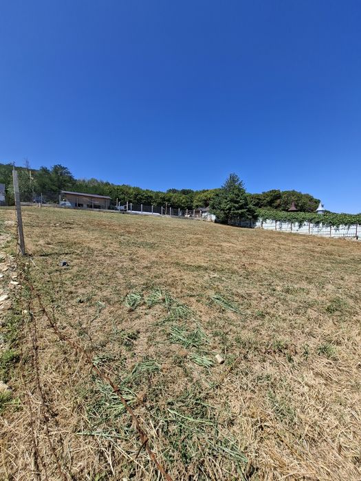 Teren intravilan Bascov +anexa gospodareasca