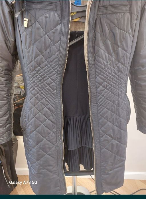 Продам куртку с капюшоном