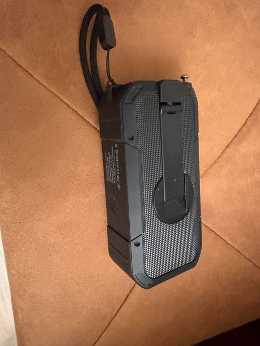 Radio portabil multifunctional cu bluetooth,lanterna,etc