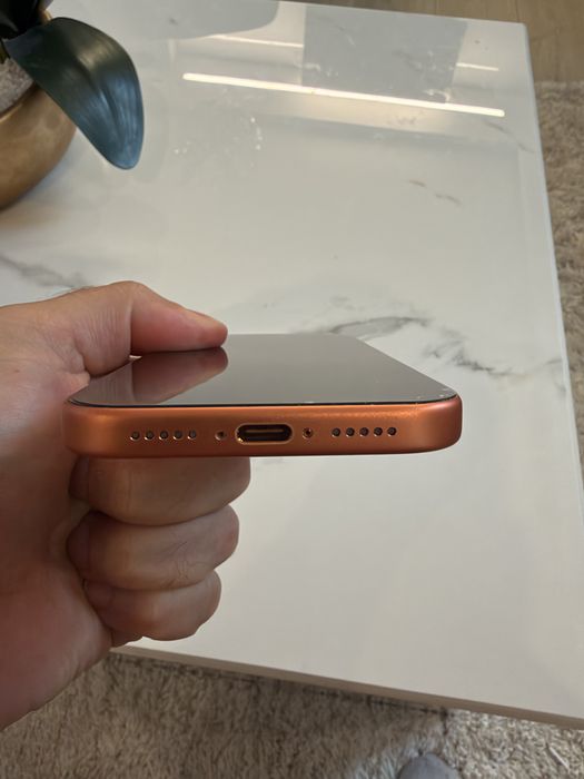Iphone 17 Pro в Гаранция + Зарядно