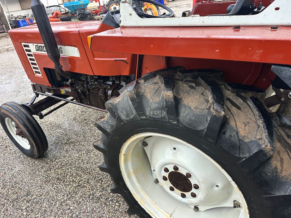Tractor Fiat 446