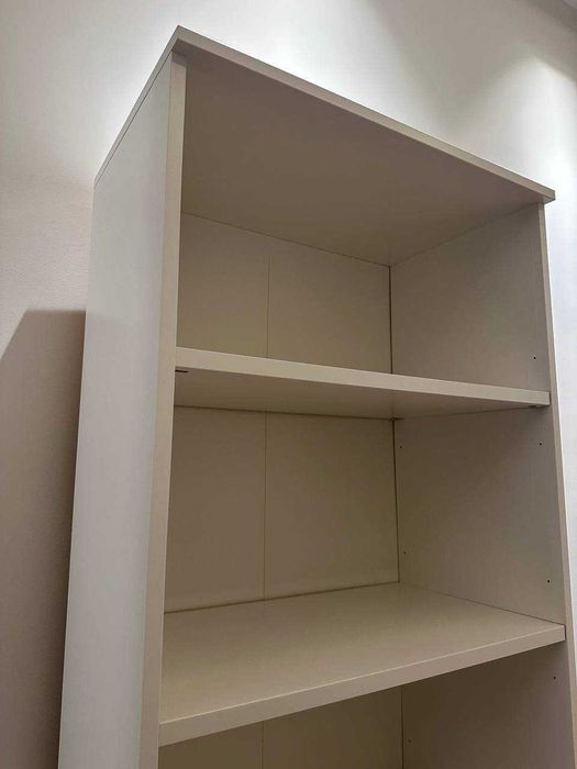 Бяла библиотека / шкаф с рафтове и чекмеджета – като нов