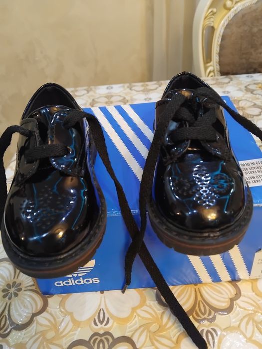 Официални обувки на Zara