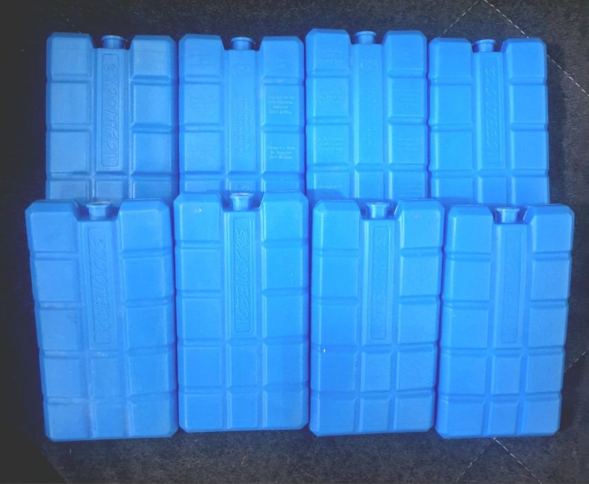 Продаётся хладаген. Пользовались мало. Долго держит холод по 10.000.