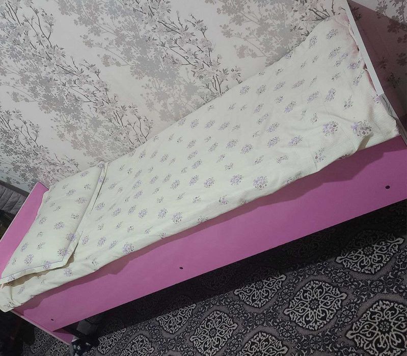 Продам кровать для девочек