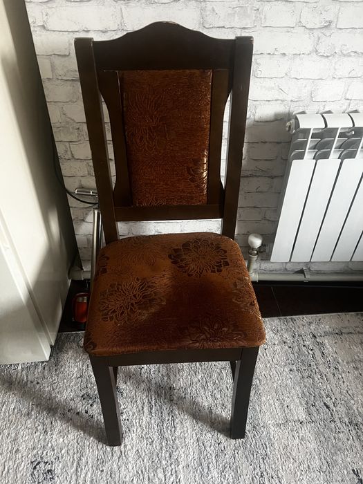 Стол с стульями