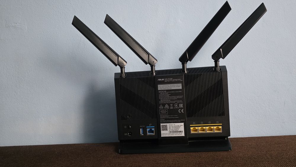 Wi-Fi LTE Router ASUS Wireless-AC1900 4G Gaming
Modem embedded 
A