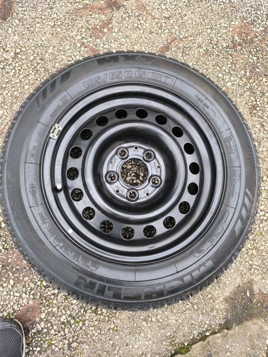 Чисто нова метална джанта с гума Мишелин , 185/65/15,  5/112