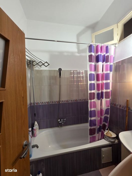Vanzare apartament 3 camere Su 84 mp Razoare blocurile rusesti etaj 3