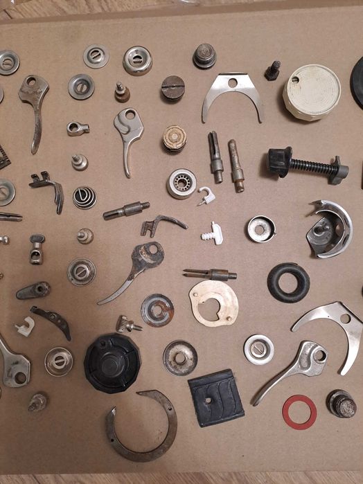 Запчасти от швейной машинки