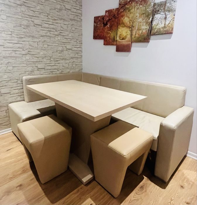 Set living/ bucataria coltar, masa si taburete