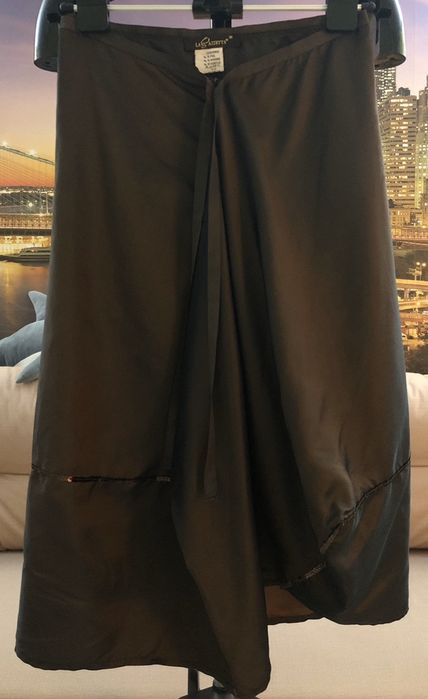 Продам новую стильную шоколадного цвета юбку миди La Gazzetta!