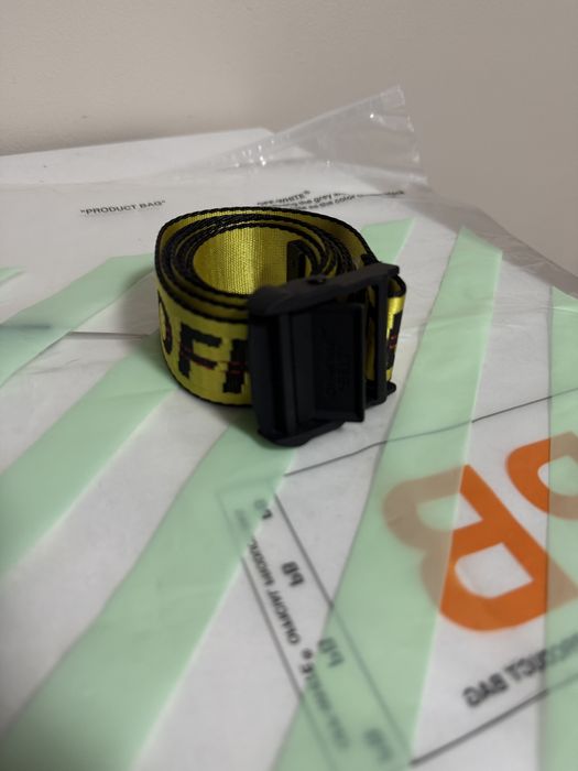 Curea off white
