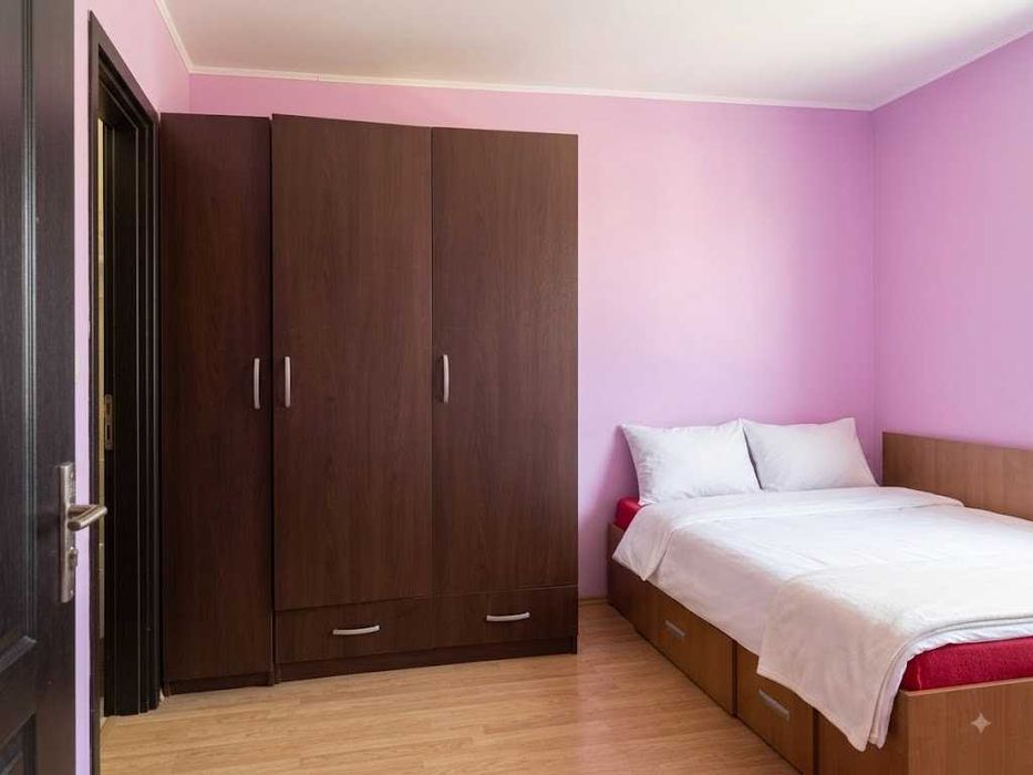 Vând apartament 2 camere, semidecomandat, situat în Constanța, zona KM 4-5.