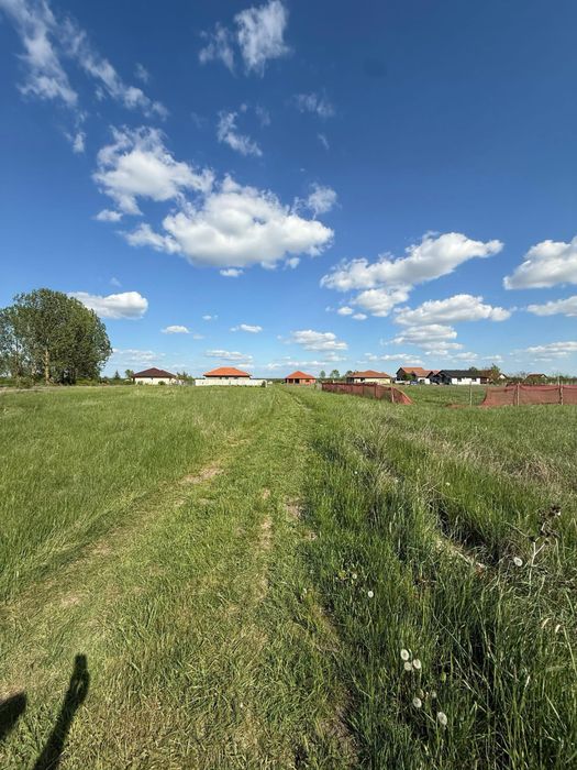 Ofer spre vanzare 2 parcele / Teren intravilan in Lazuri 1.000 mp ( 10 Ari )
