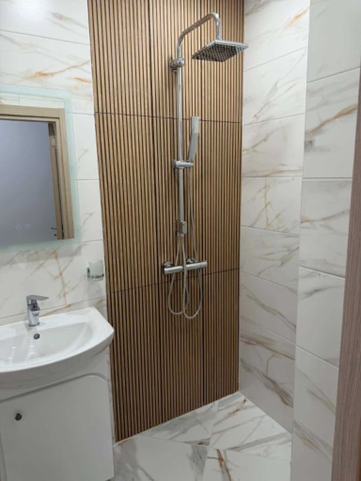 Продава Тристаен Апартамент