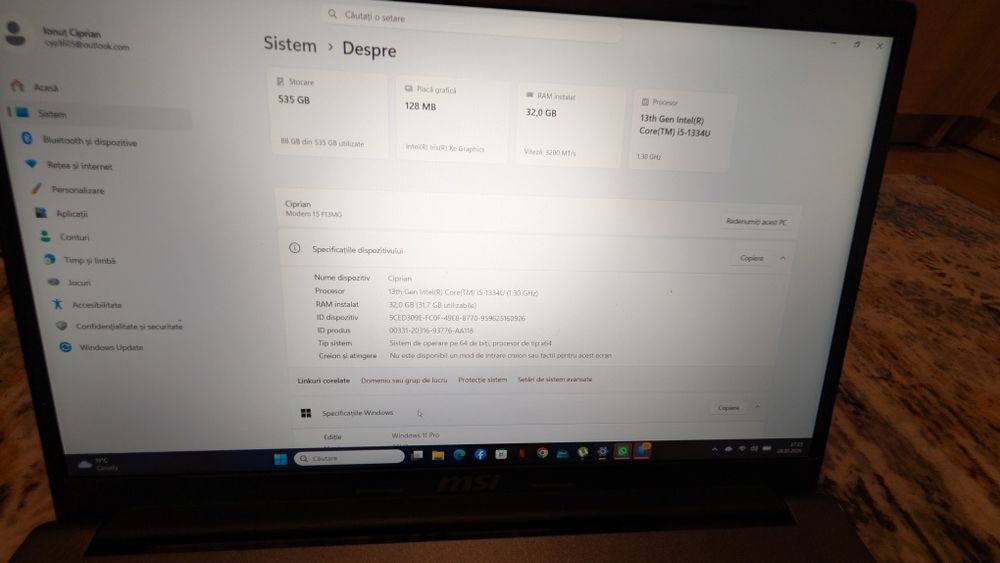 Laptop MSI Modern 15 F13MG